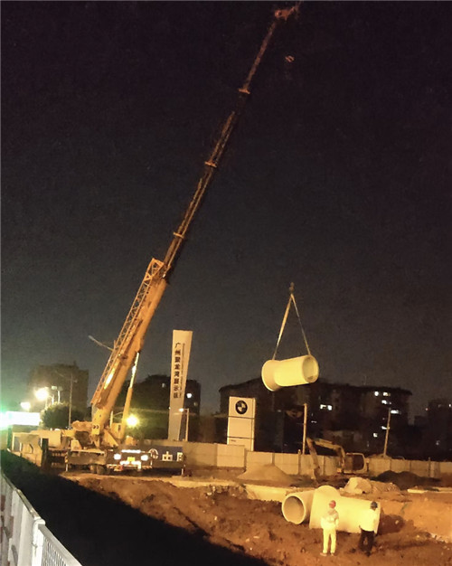 黑河市“弯臂矫正”—— 吊车的 “形变补偿” 技术