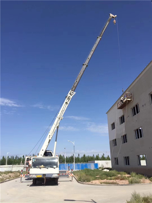 黑河市“轻装强干”—— 吊车的 “轻量化臂架” 技术
